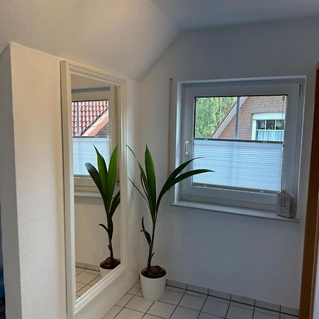 Ruhige, Kleine Ferienwohnung Schortens Exterior foto